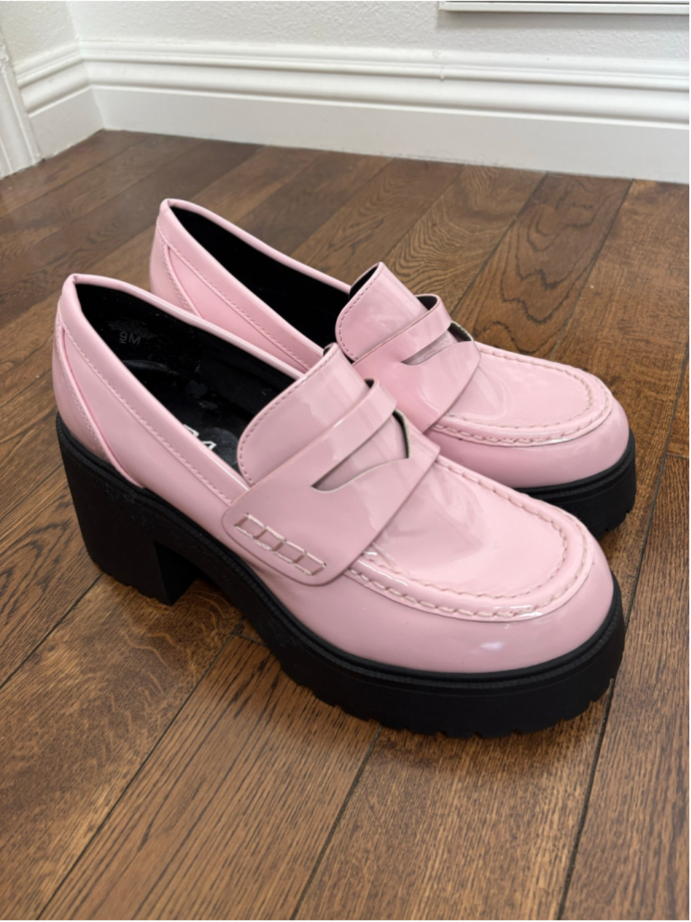 Soda Faux Patent Leather Platform Loafers Size 9 Pink and Black